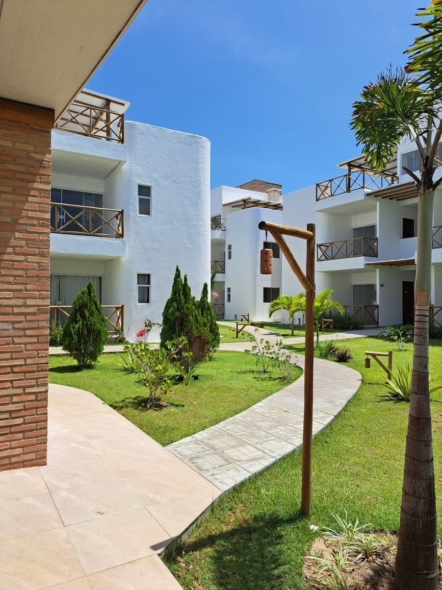 APARTAMENTO COM ROOFTOP E JACUZZI — LUÍS CORREIA
